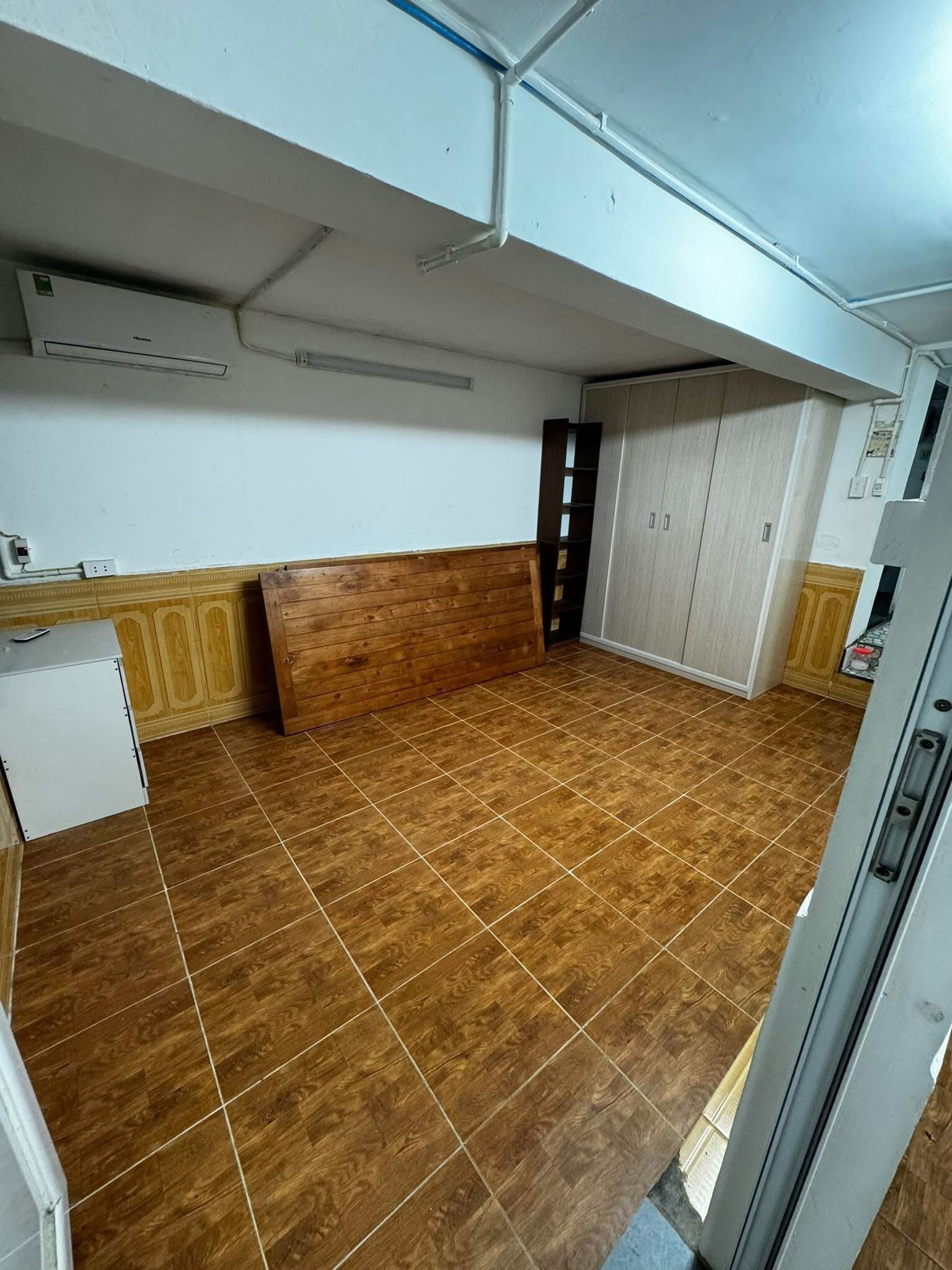 Cho thuê căn hộ Tập thể tầng 1 Đường Thành, 50m2, 1 ngủ, 7.2 Triệu - Ảnh chính